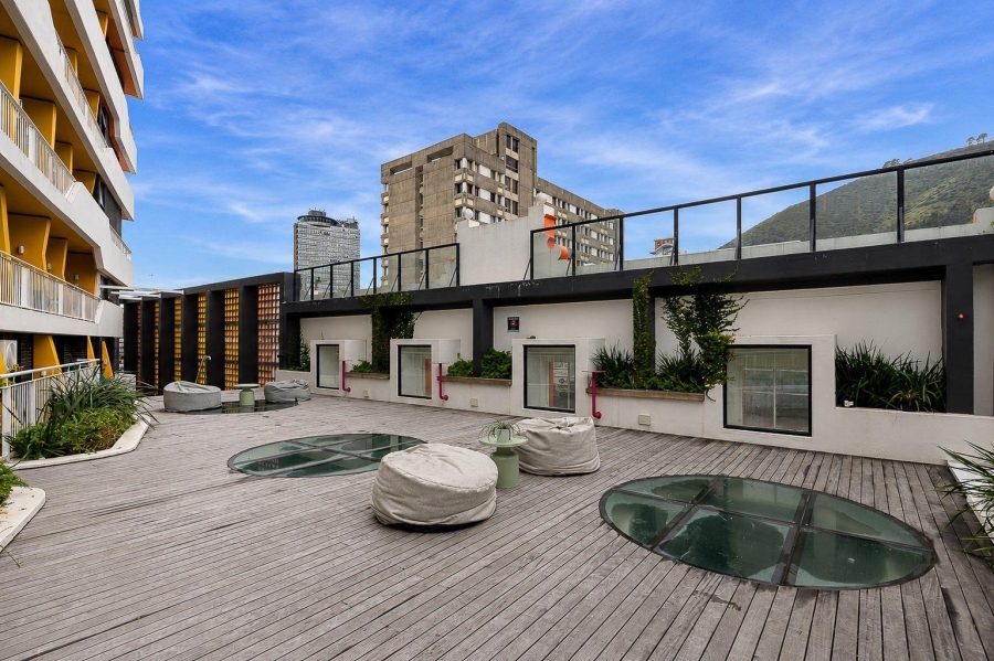 2 Bedroom Property for Sale in Sea Point Western Cape